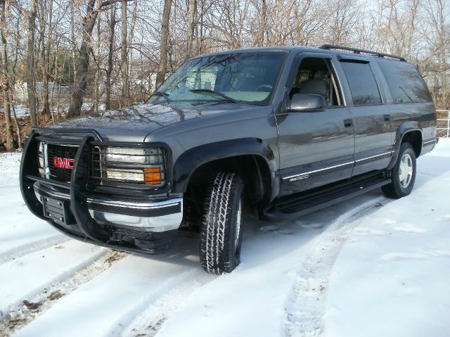 1999 GMC Suburban SLT