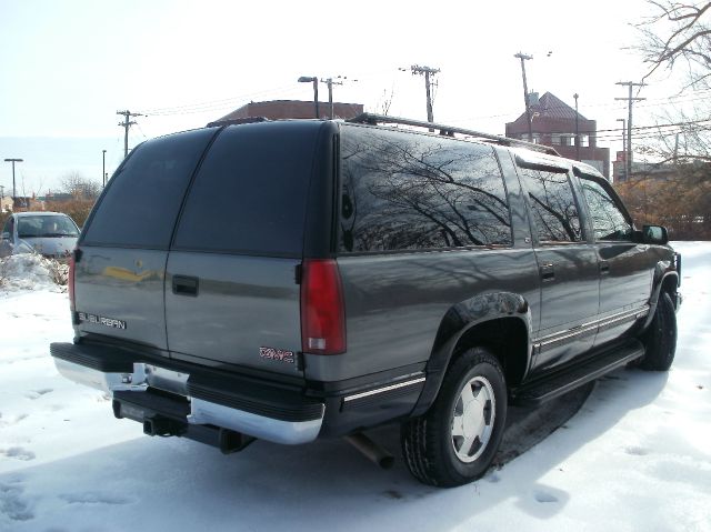 1999 GMC Suburban SLT