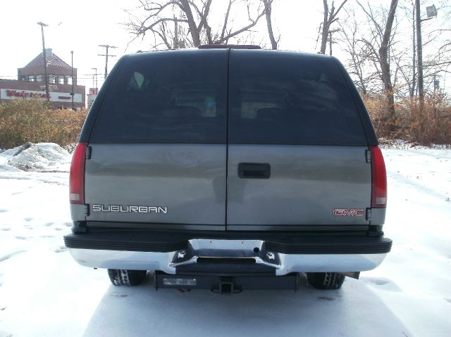 1999 GMC Suburban SLT