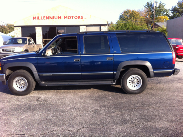 1999 GMC Suburban C350 4dr Sdn 3.5L Sport RWD Sedan