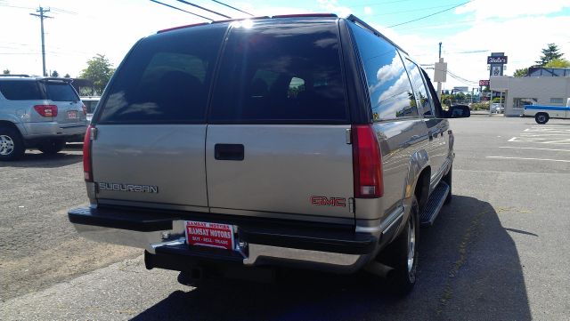 1999 GMC Suburban SLT