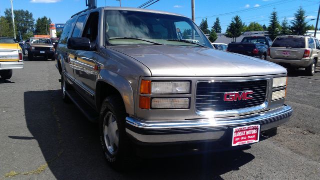 1999 GMC Suburban SLT