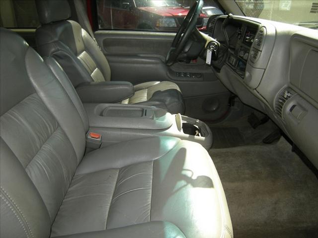 1999 GMC Suburban SLT