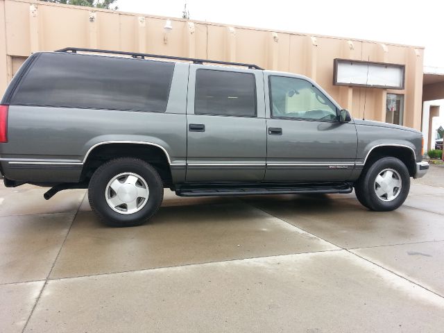 1999 GMC Suburban EX Automatic W/leatherdvd RES