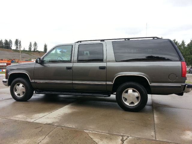 1999 GMC Suburban EX Automatic W/leatherdvd RES