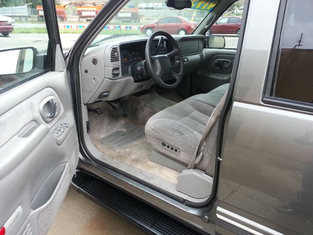 1999 GMC Suburban EX Automatic W/leatherdvd RES