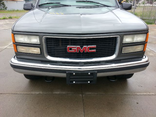 1999 GMC Suburban EX Automatic W/leatherdvd RES