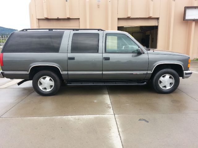 1999 GMC Suburban EX Automatic W/leatherdvd RES