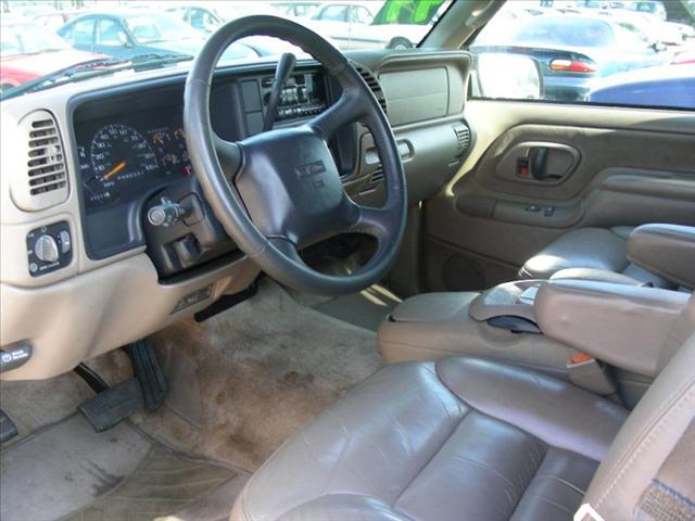 1999 GMC Suburban Scion XB