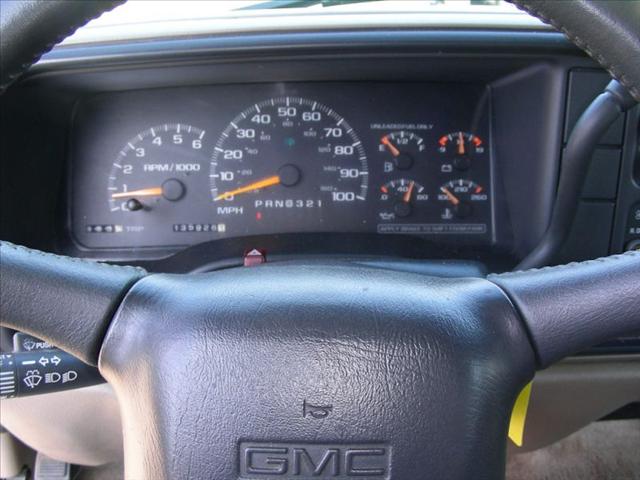 1999 GMC Suburban Scion XB