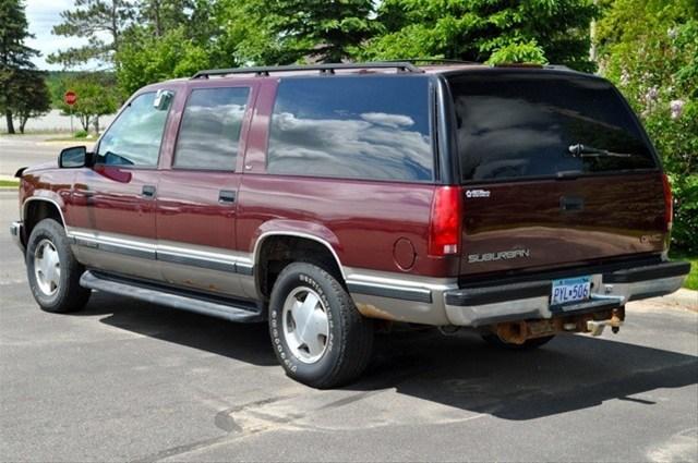 1999 GMC Suburban SLT