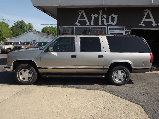 1999 GMC Suburban Unknown