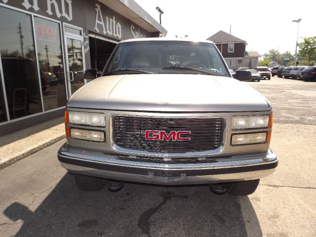 1999 GMC Suburban Unknown