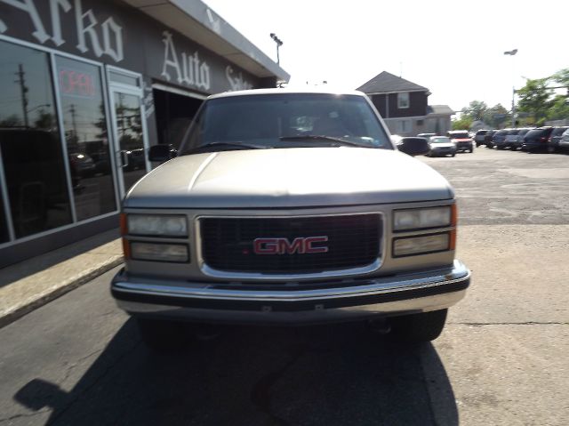 1999 GMC Suburban Unknown