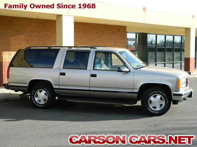 1999 GMC Suburban SLT