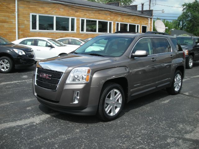 2010 GMC Terrain Nav-tv/dvd-quads-third-sunroof-leather-4wd-6 CD TH