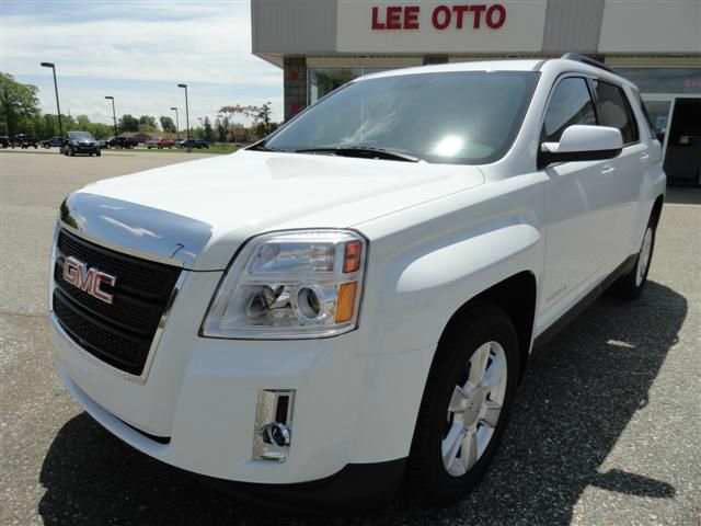 2013 GMC Terrain Nav-tv/dvd-quads-third-sunroof-leather-4wd-6 CD TH