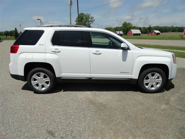 2013 GMC Terrain Nav-tv/dvd-quads-third-sunroof-leather-4wd-6 CD TH