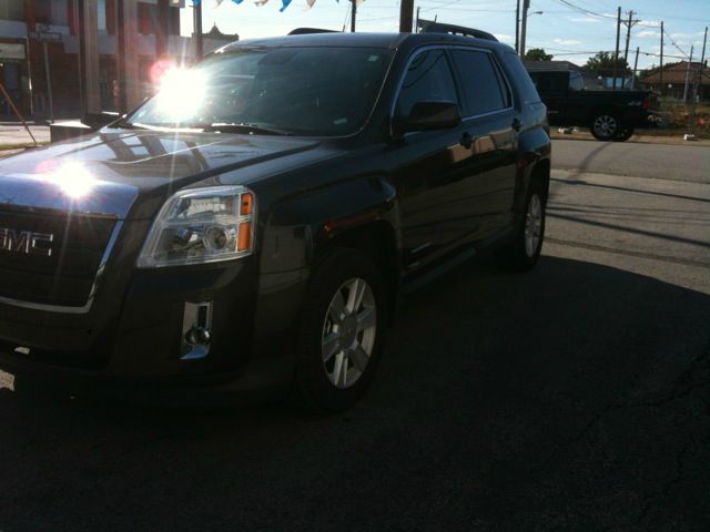 2013 GMC Terrain Nav-tv/dvd-quads-third-sunroof-leather-4wd-6 CD TH