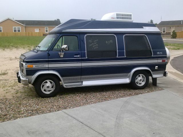 1995 GMC Vandura G2500 ION 1 4dr Sdn Auto Sedan