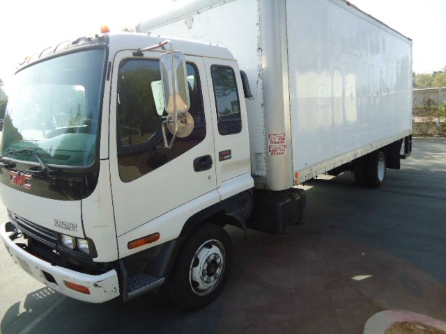 2004 GMC WT-5500 4 Door Package 1