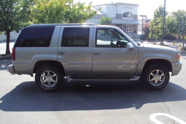 1999 GMC Yukon 4x4 Crew Cab LE