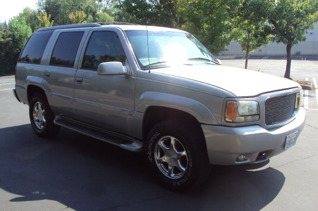 1999 GMC Yukon 4x4 Crew Cab LE