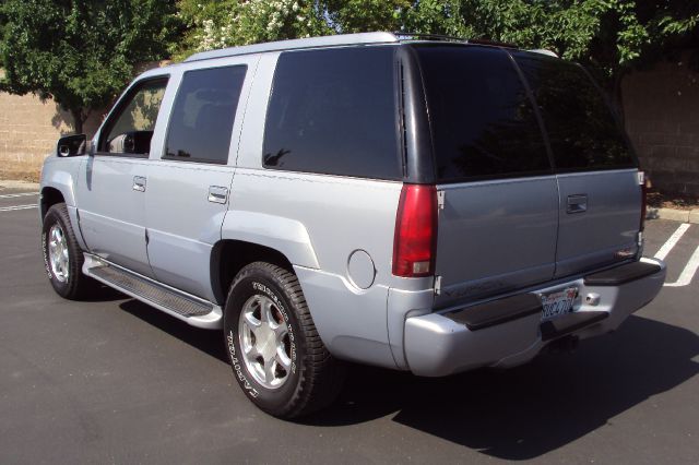 1999 GMC Yukon 4x4 Crew Cab LE