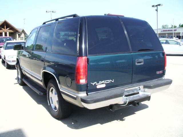 1999 GMC Yukon 4x4 Crew Cab LE