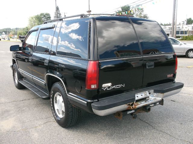 1999 GMC Yukon 4x4 Crew Cab LE