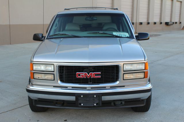 1999 GMC Yukon Wagon SE