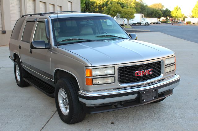 1999 GMC Yukon Wagon SE