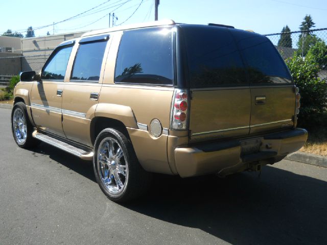 1999 GMC Yukon 4x4 Crew Cab LE