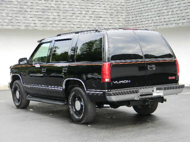 1999 GMC Yukon 4x4 Crew Cab LE