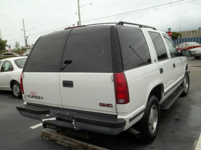 1999 GMC Yukon 4x4 Crew Cab LE