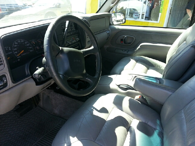 1999 GMC Yukon 4x4 Crew Cab LE