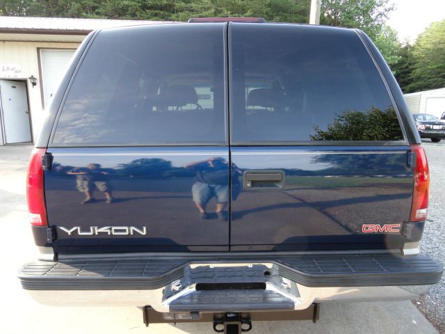 1999 GMC Yukon Wagon SE