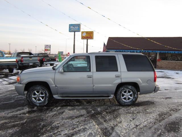 2000 GMC Yukon EX Sedan 4D