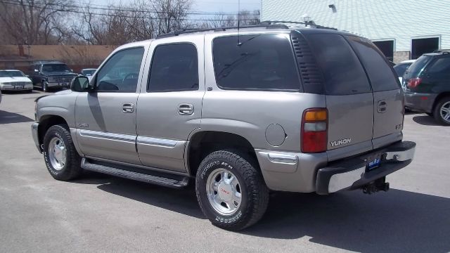 2000 GMC Yukon 4x4 Crew Cab LE