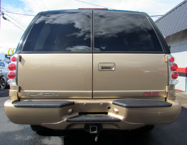 2000 GMC Yukon 4x4 Crew Cab LE