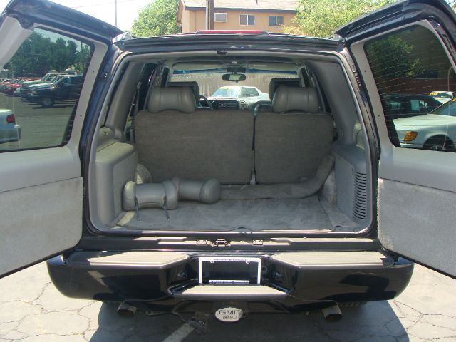 2000 GMC Yukon EX Sedan 4D