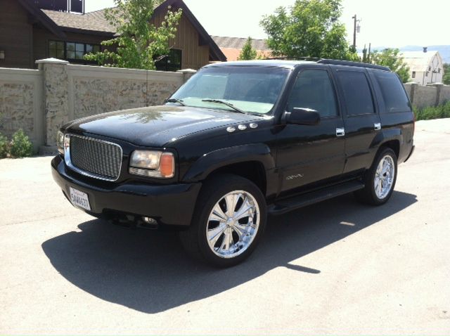 2000 GMC Yukon Base