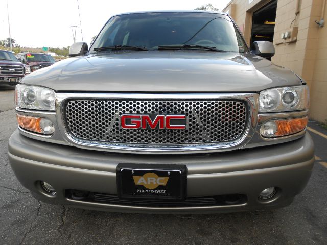 2001 GMC Yukon EX Sedan 4D