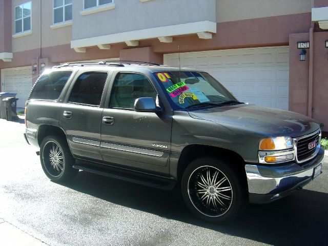 2001 GMC Yukon Wagon SE