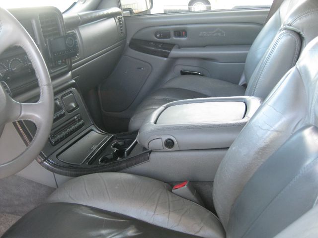 2001 GMC Yukon Base