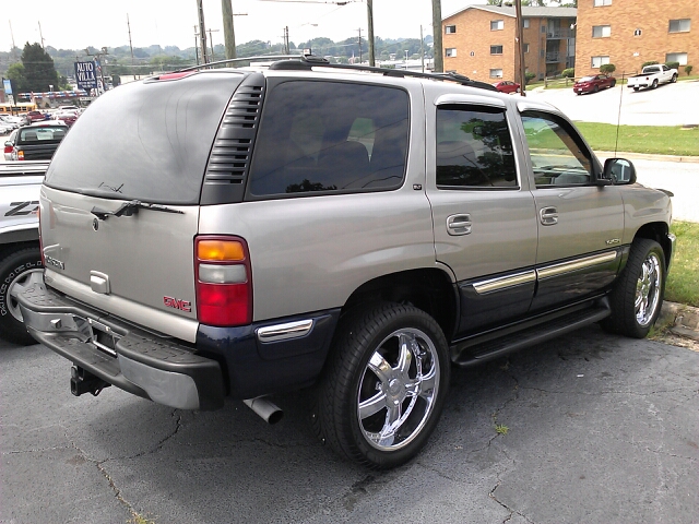 2001 GMC Yukon 4x4 Crew Cab LE