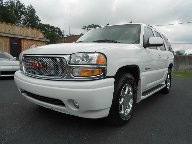 2002 GMC Yukon EX Sedan 4D