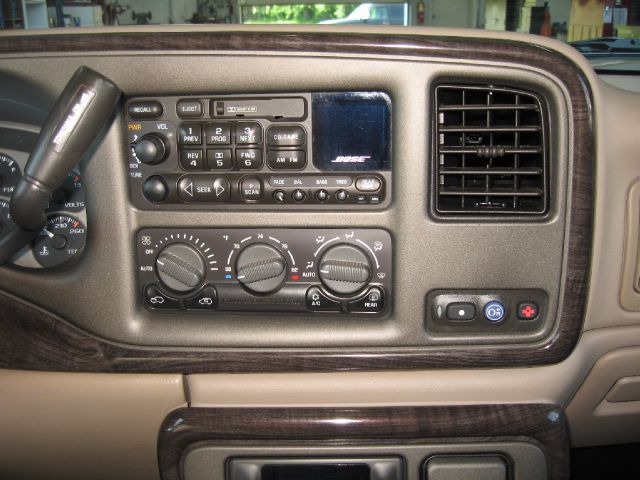 2002 GMC Yukon EX Sedan 4D