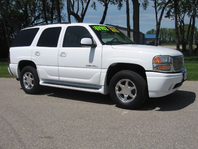 2002 GMC Yukon EX Sedan 4D