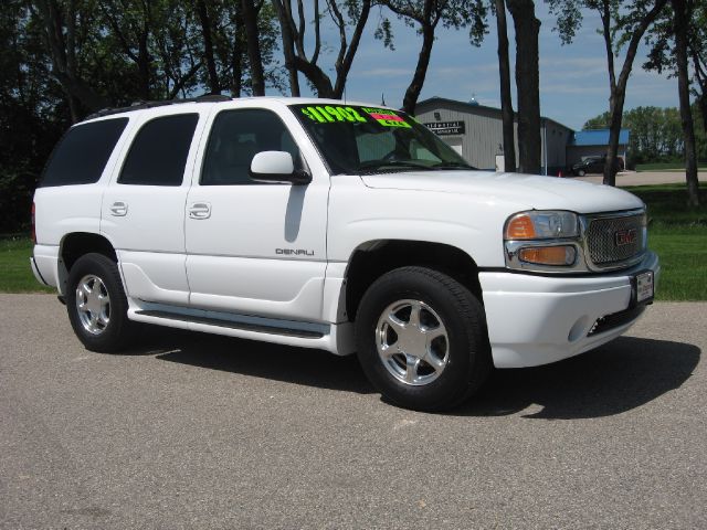 2002 GMC Yukon EX Sedan 4D